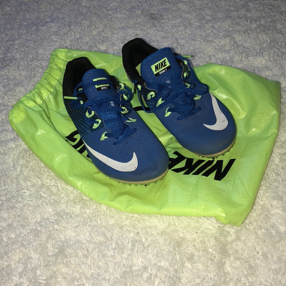 NIKE track shoes